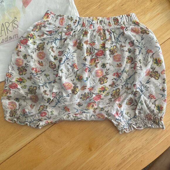 Saks fifth Baby Girl's 2-Piece Peace Sign T-Shirt & Floral Harem Pants Set - Picture 3 of 10